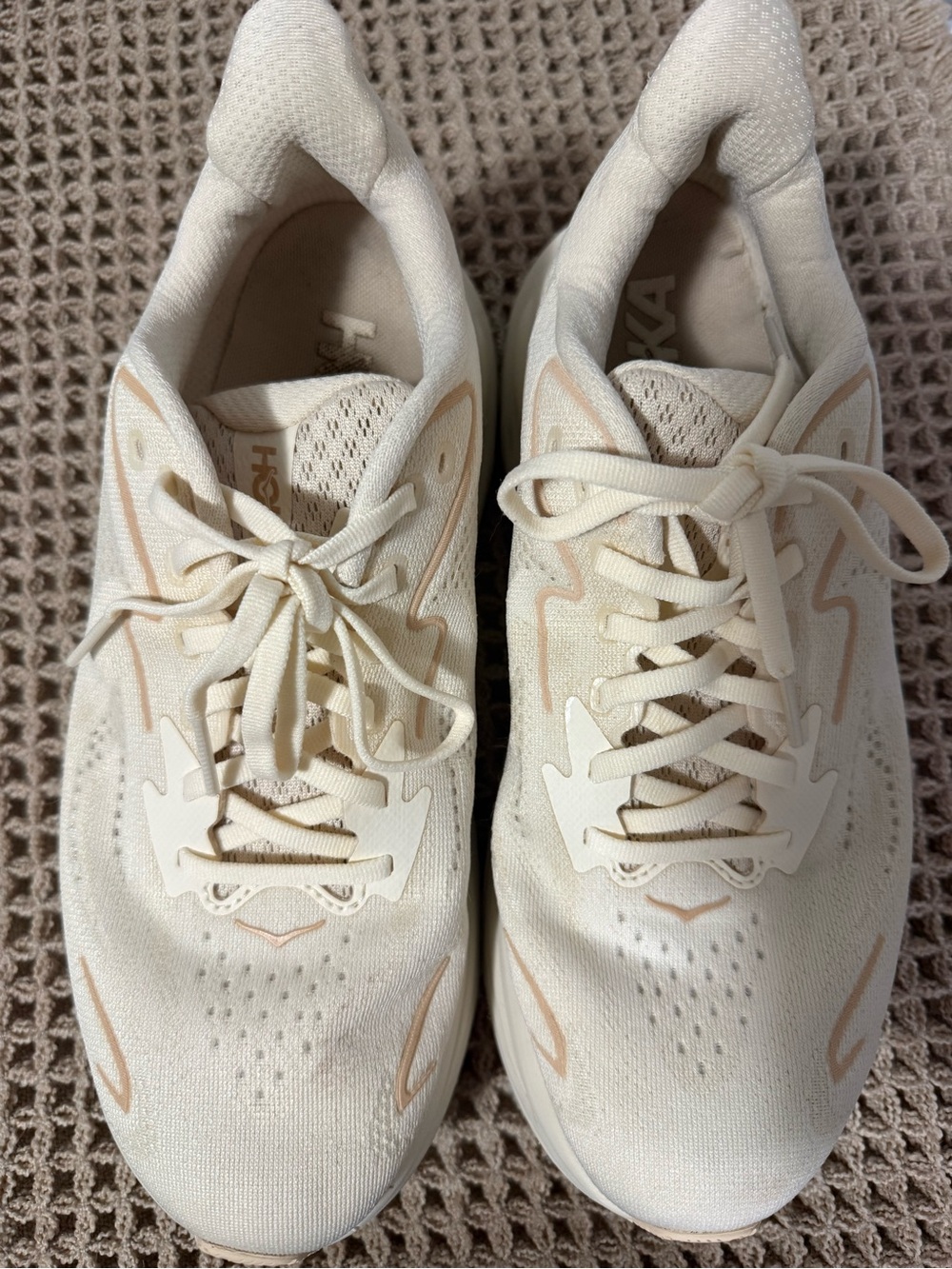 117. Hoka Clifton 10 Women’s Vanilla Birch Running Shoes